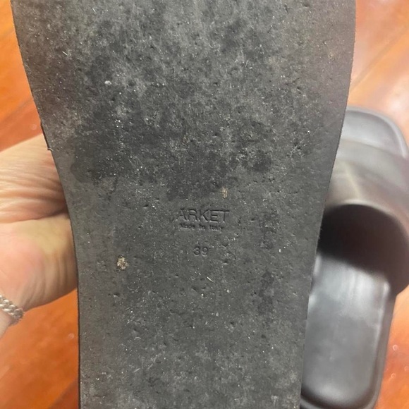 Arket slides - Picture 3 of 3